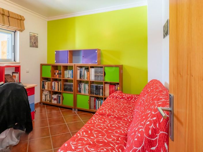 Image No.17-4 Bed House for sale