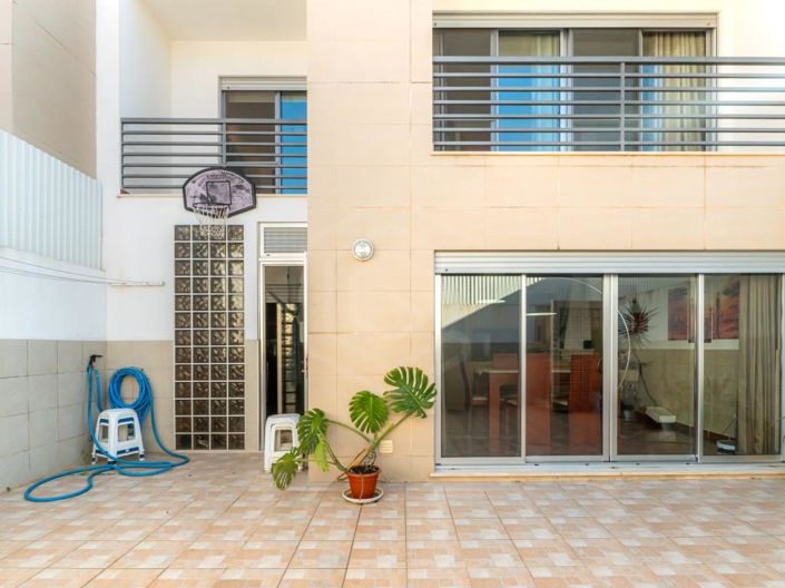Image No.21-4 Bed House for sale