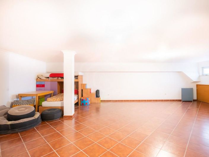 Image No.22-4 Bed House for sale