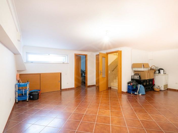 Image No.23-4 Bed House for sale