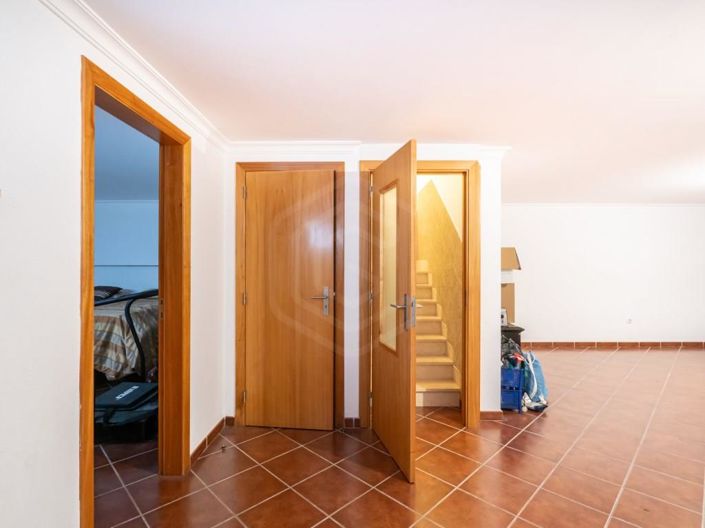 Image No.24-4 Bed House for sale