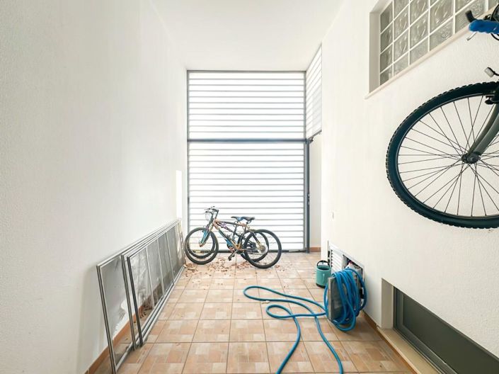 Image No.25-4 Bed House for sale