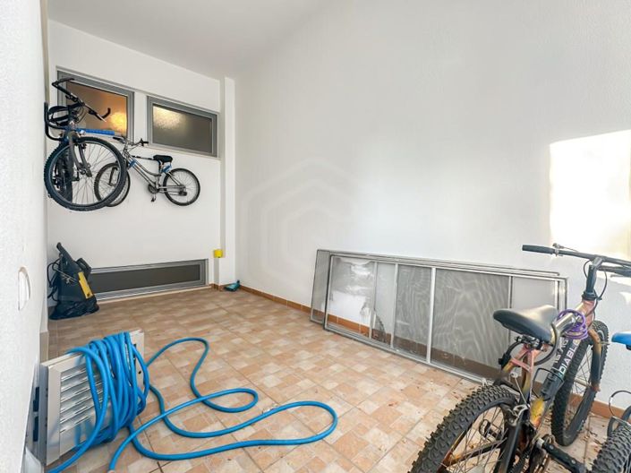 Image No.27-4 Bed House for sale