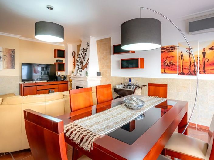 Image No.4-4 Bed House for sale