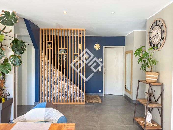 Image No.2-4 Bed House for sale