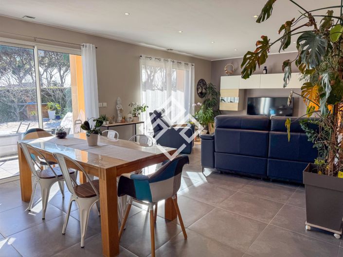 Image No.4-4 Bed House for sale