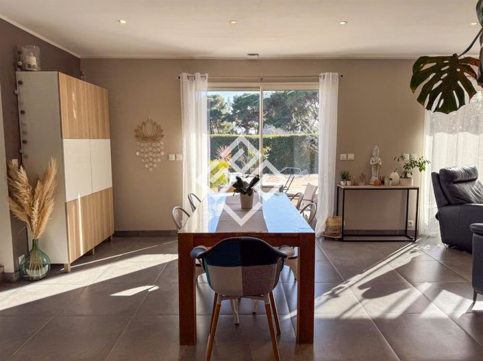 Image No.5-4 Bed House for sale