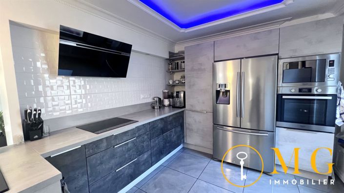 Image No.5-6 Bed House for sale