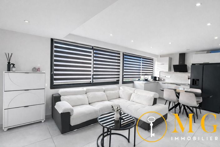 Image No.6-6 Bed House for sale