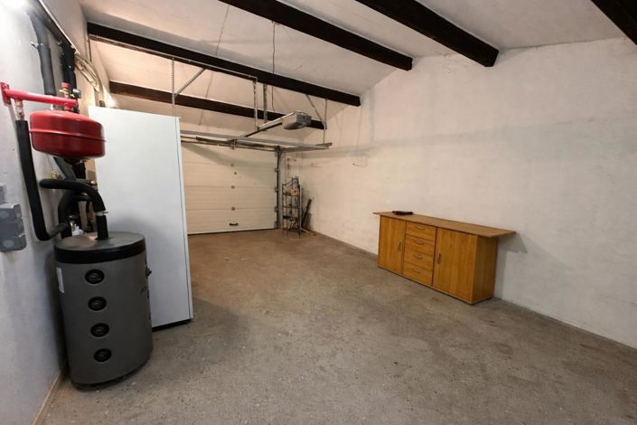 Image No.12-5 Bed House for sale