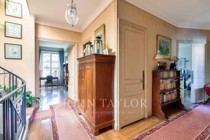 Image No.13-7 Bed House for sale