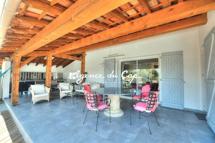 Image No.5-3 Bed House for sale