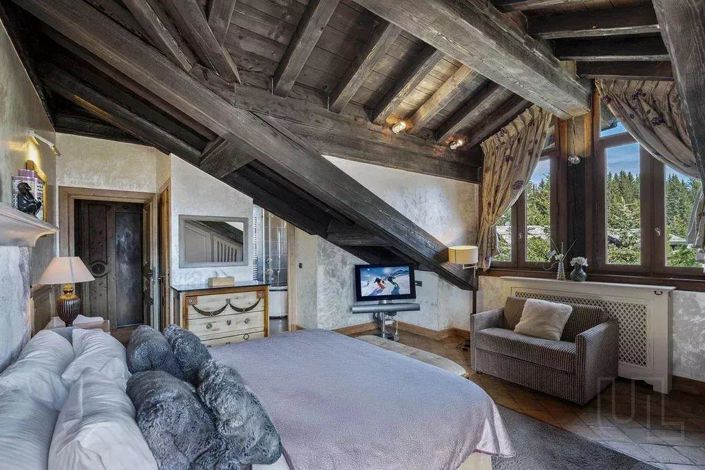 Image No.19-5 Bed House for sale