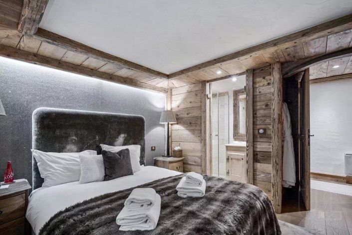 Image No.10-6 Bed House for sale