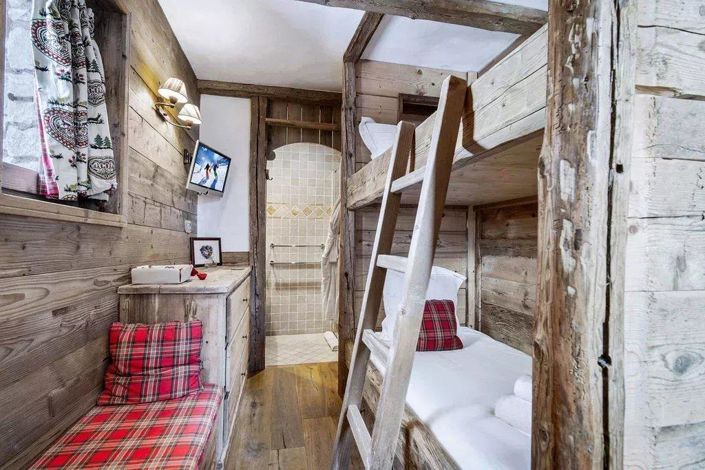 Image No.7-6 Bed House for sale