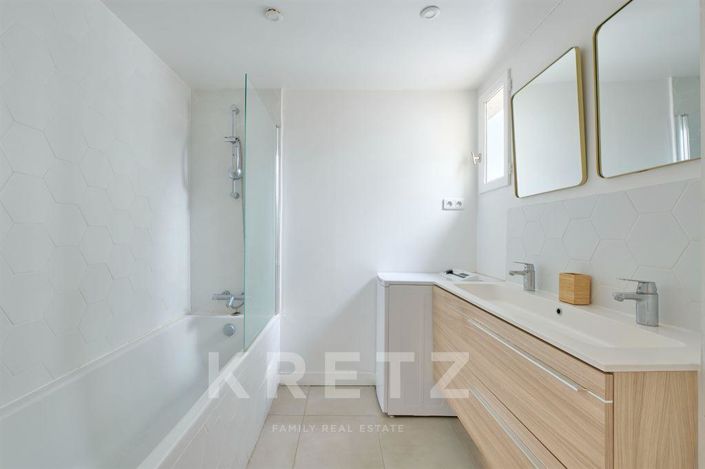 Image No.8-3 Bed Apartment for sale