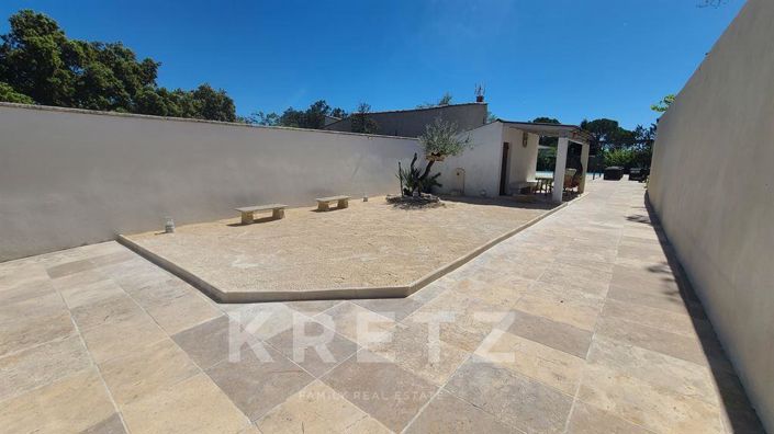 Image No.14-4 Bed House for sale