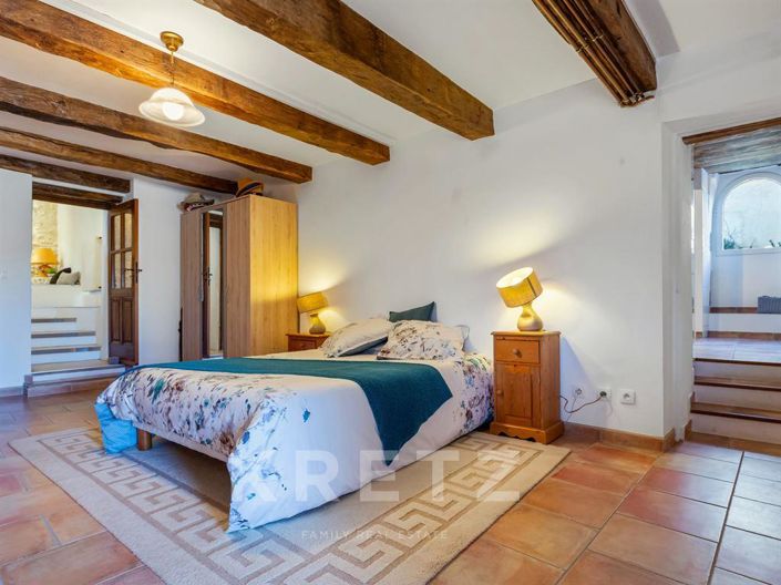 Image No.14-3 Bed House for sale