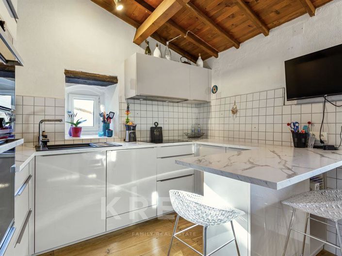 Image No.8-3 Bed House for sale