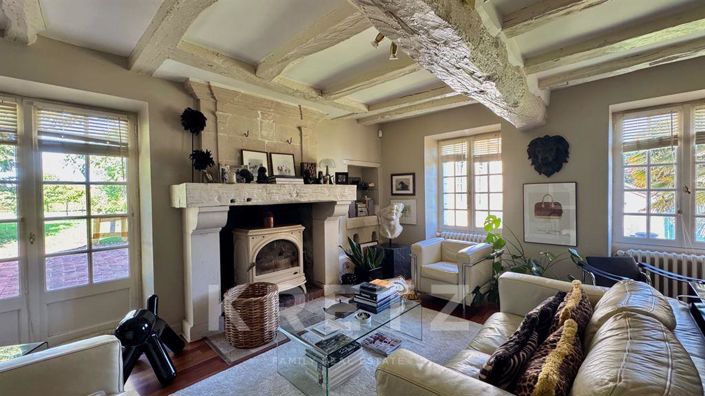 Image No.8-7 Bed House for sale