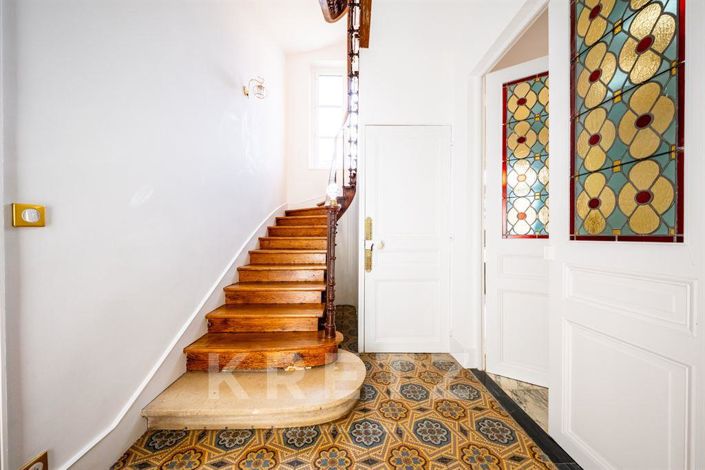 Image No.6-7 Bed House for sale