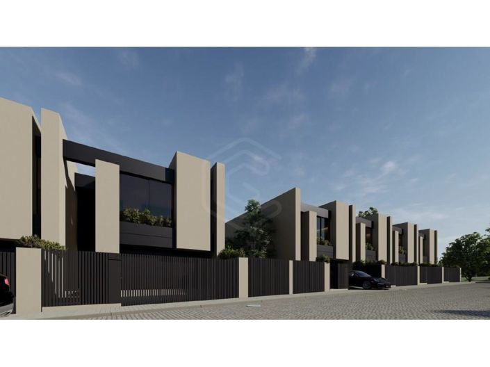 Image No.15-3 Bed House for sale