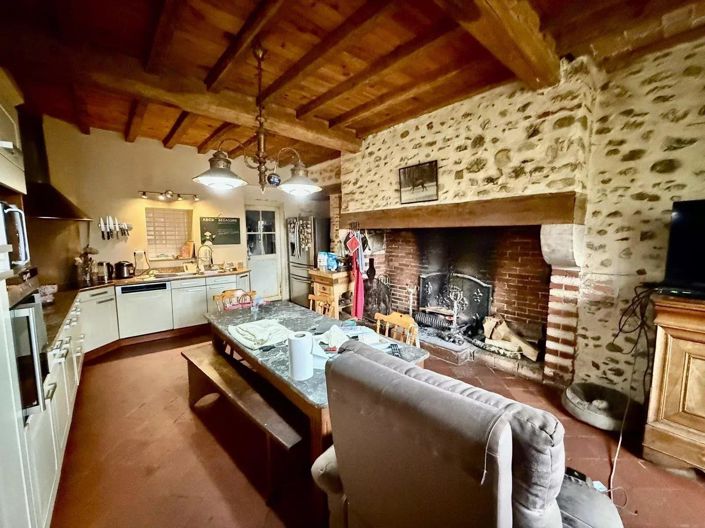 Image No.6-4 Bed House for sale