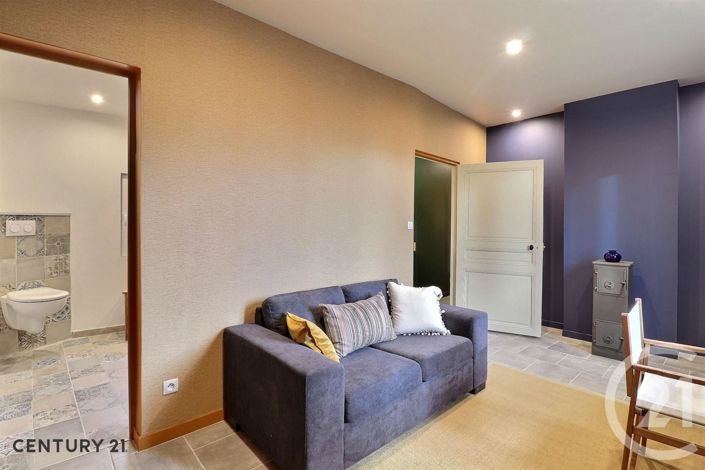 Image No.17-3 Bed House for sale