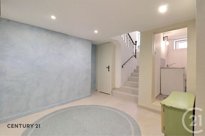 Image No.2-3 Bed House for sale