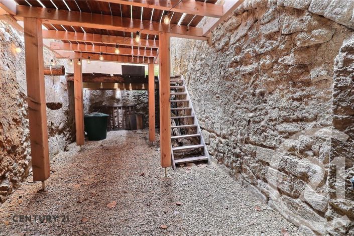 Image No.20-3 Bed House for sale