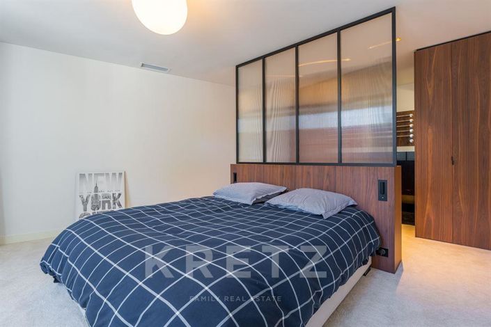 Image No.10-5 Bed House for sale