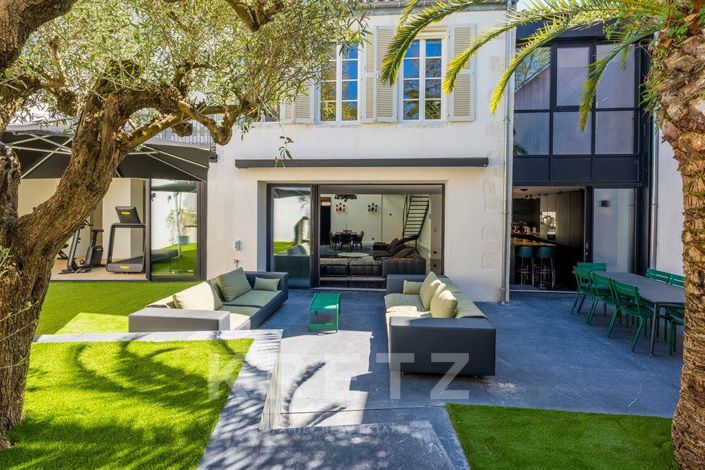 Image No.19-5 Bed House for sale