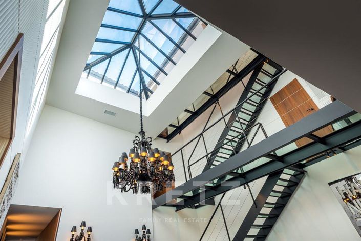 Image No.2-5 Bed House for sale