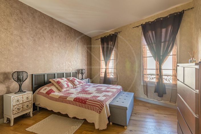 Image No.5-5 Bed House for sale