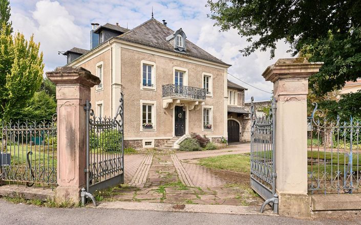 Image No.8-5 Bed House for sale