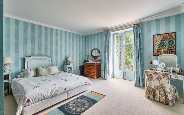 Image No.18-6 Bed Property for sale