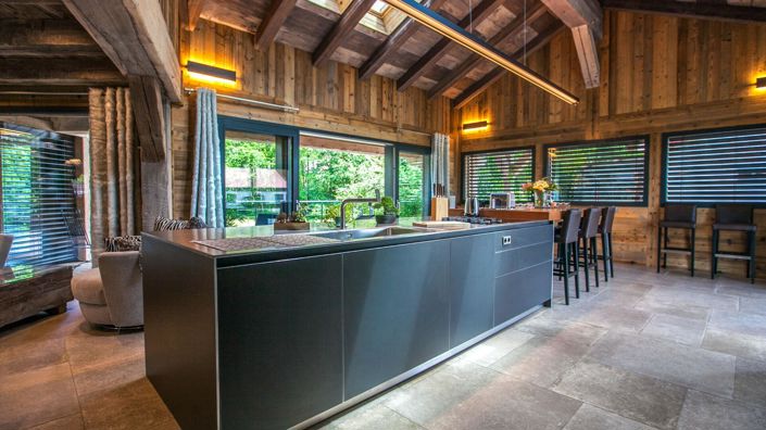 Image No.9-4 Bed Property for sale