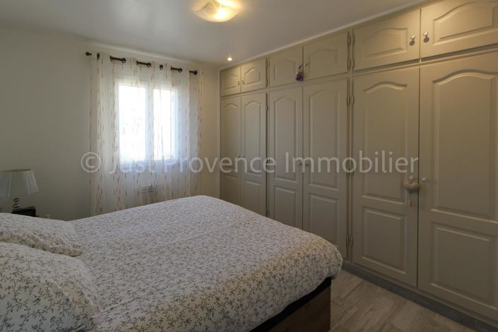 Image No.10-4 Bed House for sale