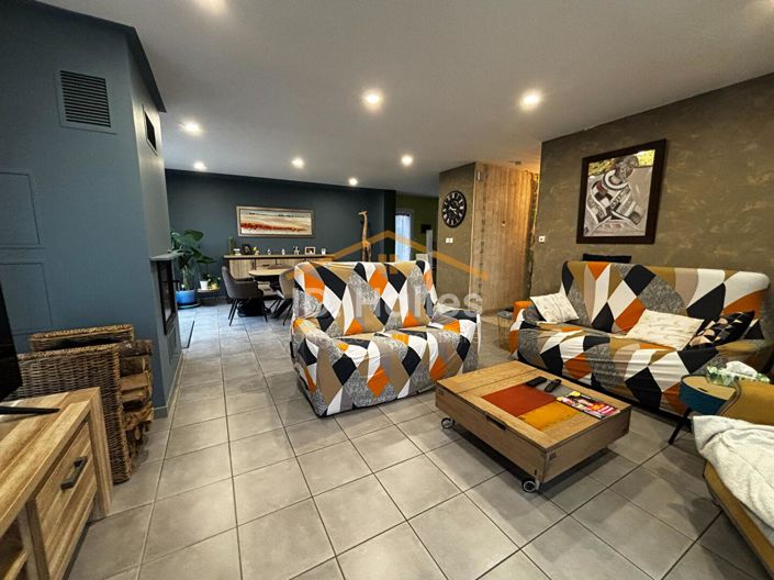 Image No.3-4 Bed House for sale