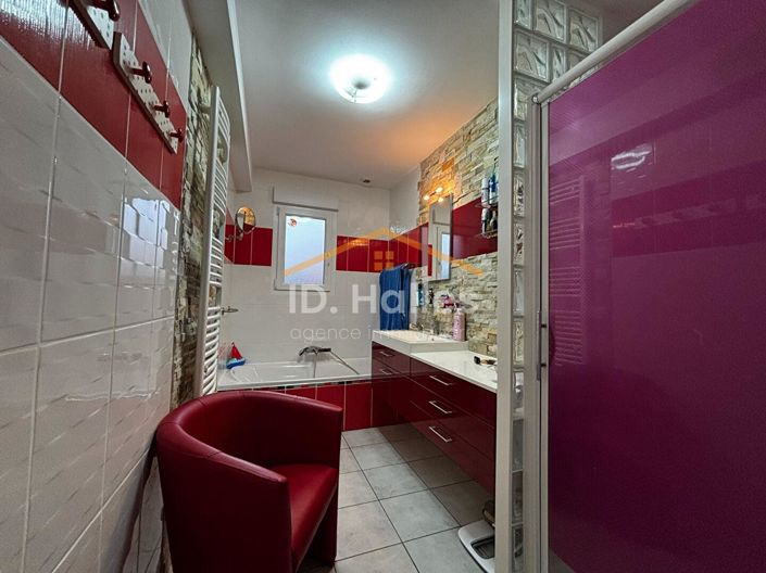 Image No.8-4 Bed House for sale