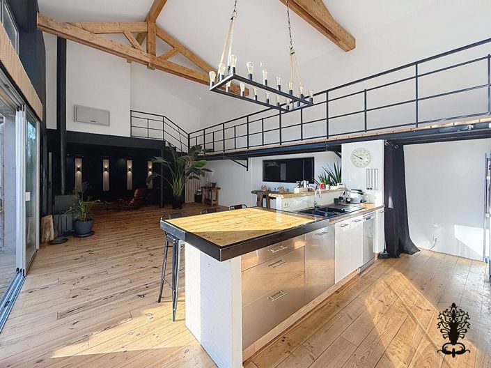 Image No.2-4 Bed House for sale