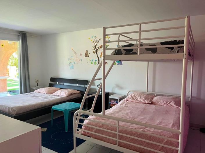 Image No.16-6 Bed House for sale