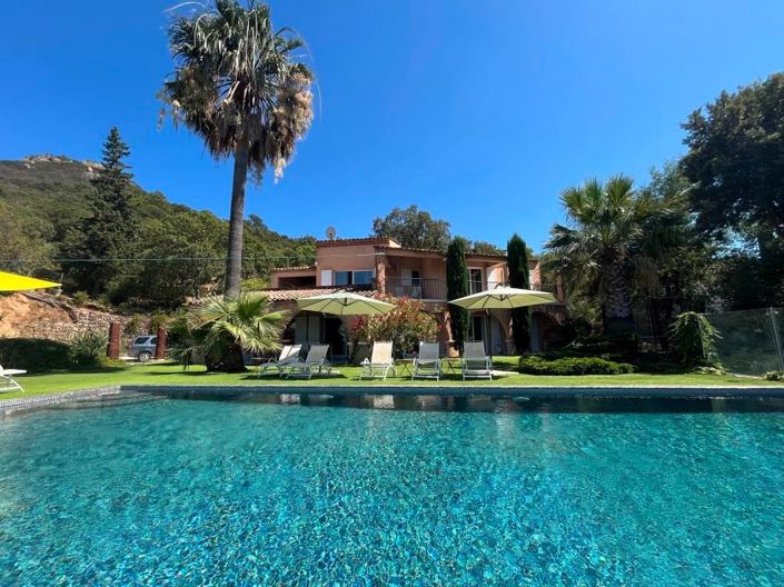 Image No.2-6 Bed House for sale