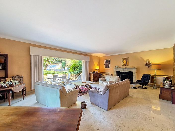 Image No.5-6 Bed Property for sale