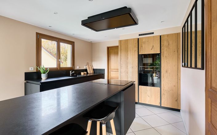 Image No.6-5 Bed House for sale