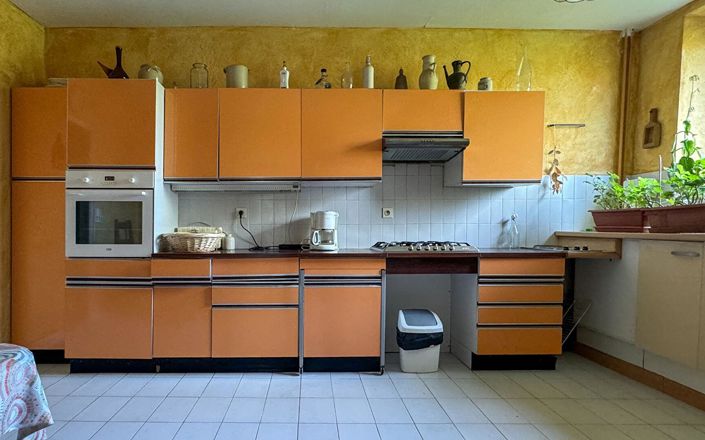 Image No.11-6 Bed House for sale