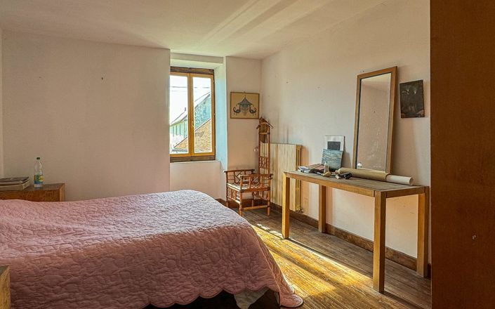 Image No.12-6 Bed House for sale