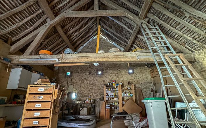 Image No.17-6 Bed House for sale