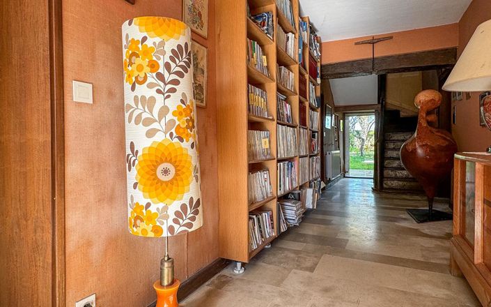 Image No.8-6 Bed House for sale