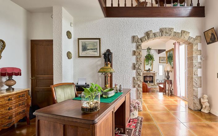 Image No.6-4 Bed House for sale